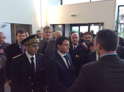 Le Premier Ministre, Manuel Valls, en visite chez Andros, à Auneau, le 1er avril 